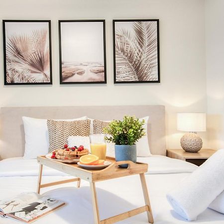 Calm Studio At Sky Gardens Difc By Deluxe Holiday Homes Dubaj Kültér fotó